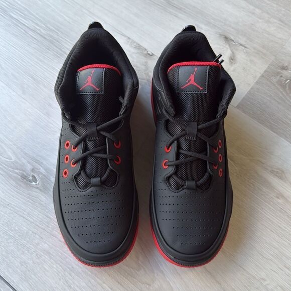 Nike Air JORDAN Jordan Max Aura 5 Shoes black/red size 7 NWT‎ in Box